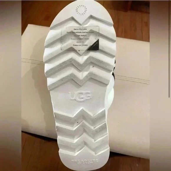 UGG Woman’s White Logo Slides Platform Slip - On Slides Sz 8 - Picture 6 of 10